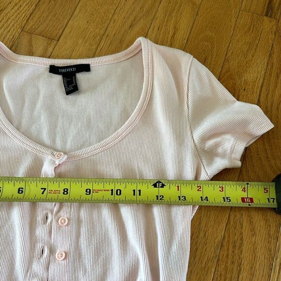 Forever‎ 21 Ribbed pale pink button up cropped Top Medium - Picture 5 of 6